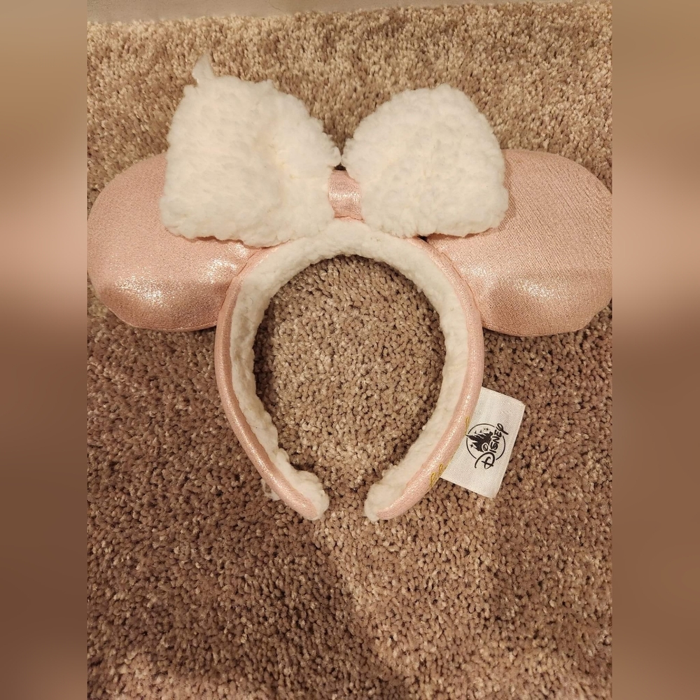 Disney Winter Pink Sherpa Minnie Ears